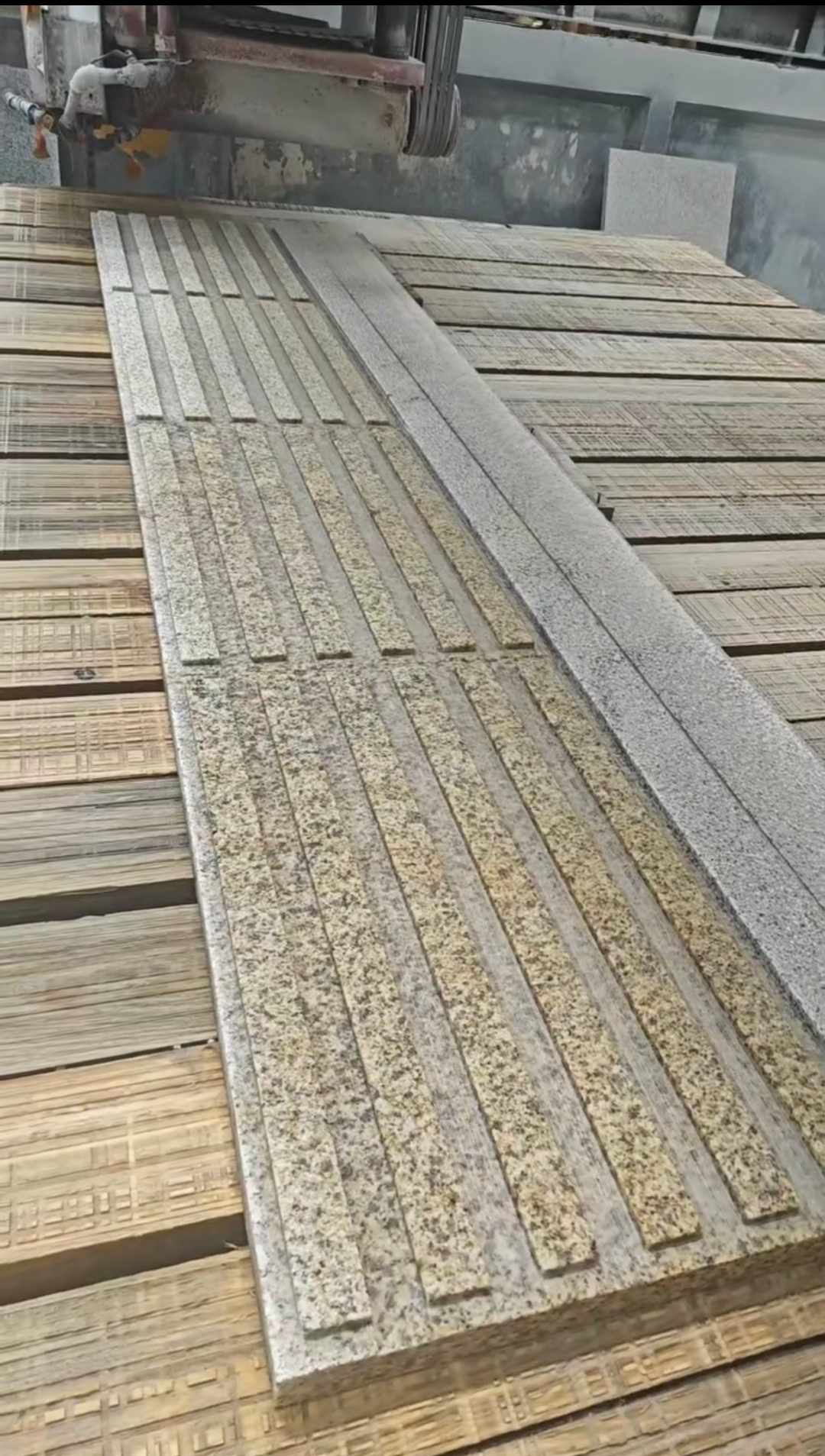 陕西黄金麻盲道石 盲条