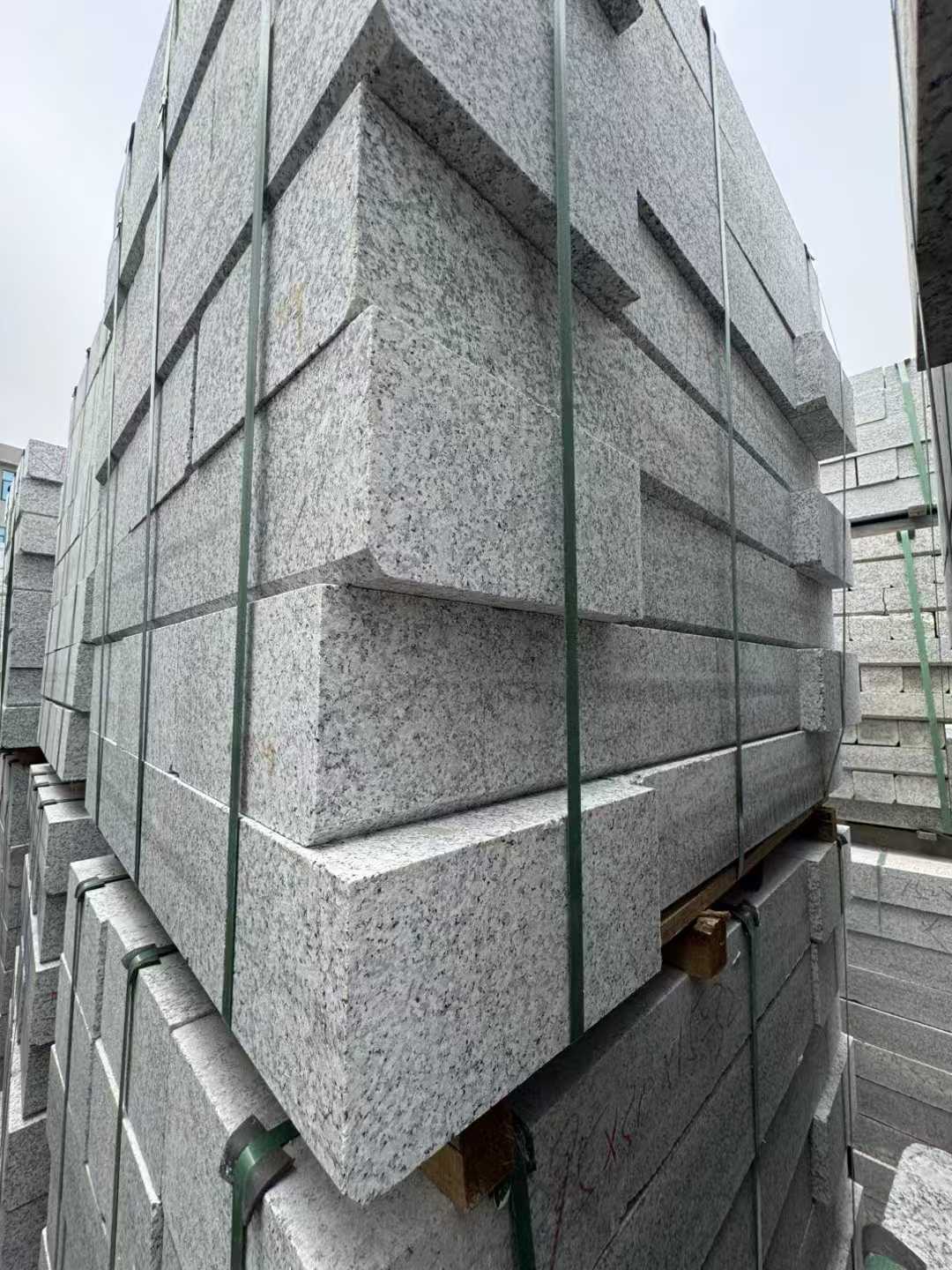 陕西芝麻白路牙石 马路牙子